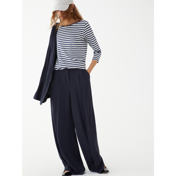 Wide-leg trousers