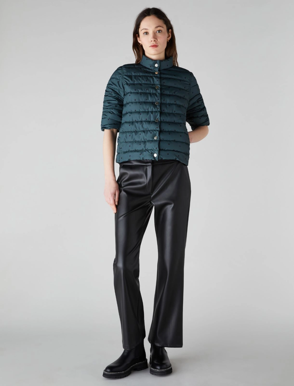 Reversible cropped down jacket