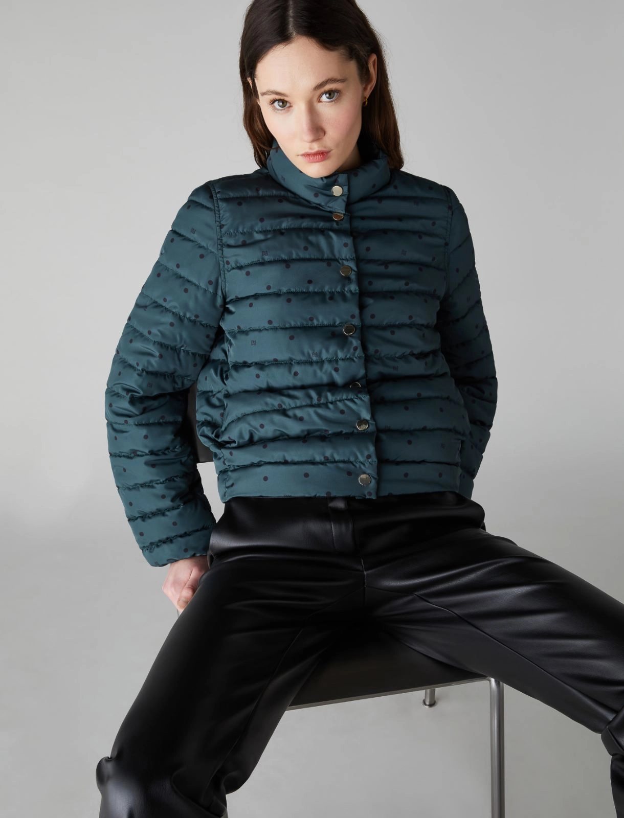 Reversible cropped down jacket