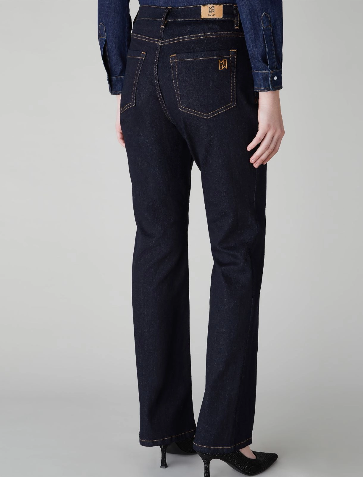 Slim-fit flared jeans