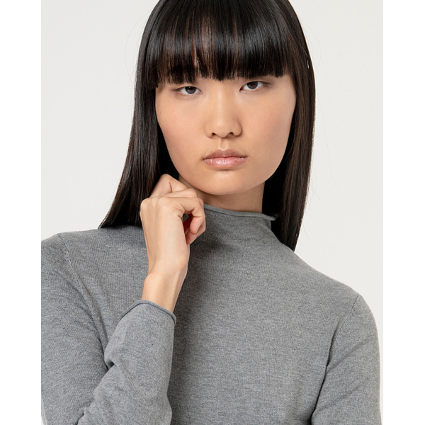 Plain perkins collar knitted sweater