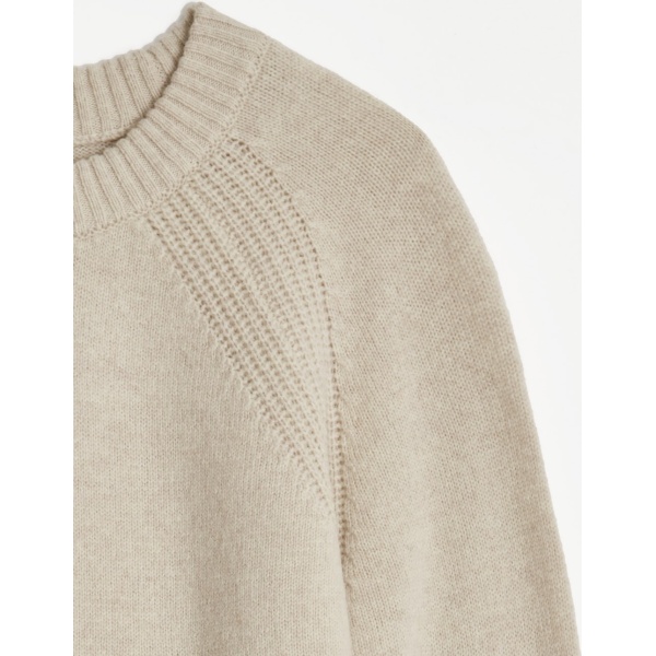 Knitted sweater with wool ecru