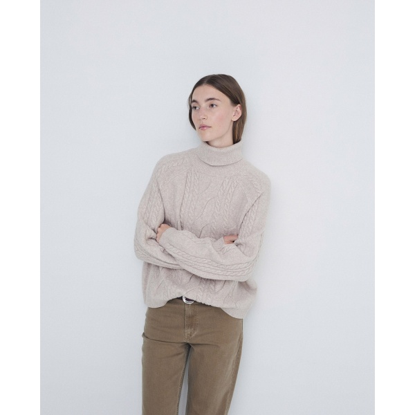 Cable-knit sweater light grey