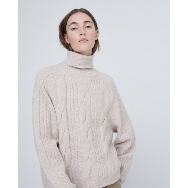 Cable-knit sweater light grey