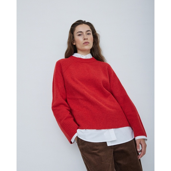 Knitted sweater with wool red