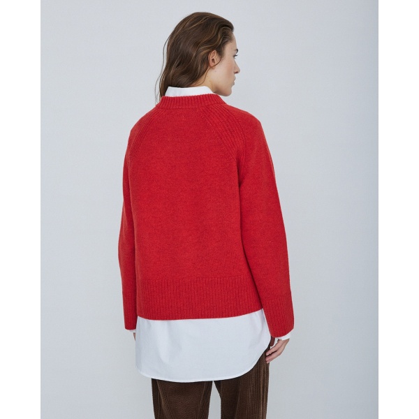 Knitted sweater with wool red