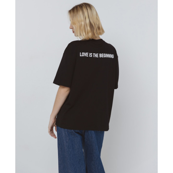T-shirt με τύπωμα και κέντημα καρδιά