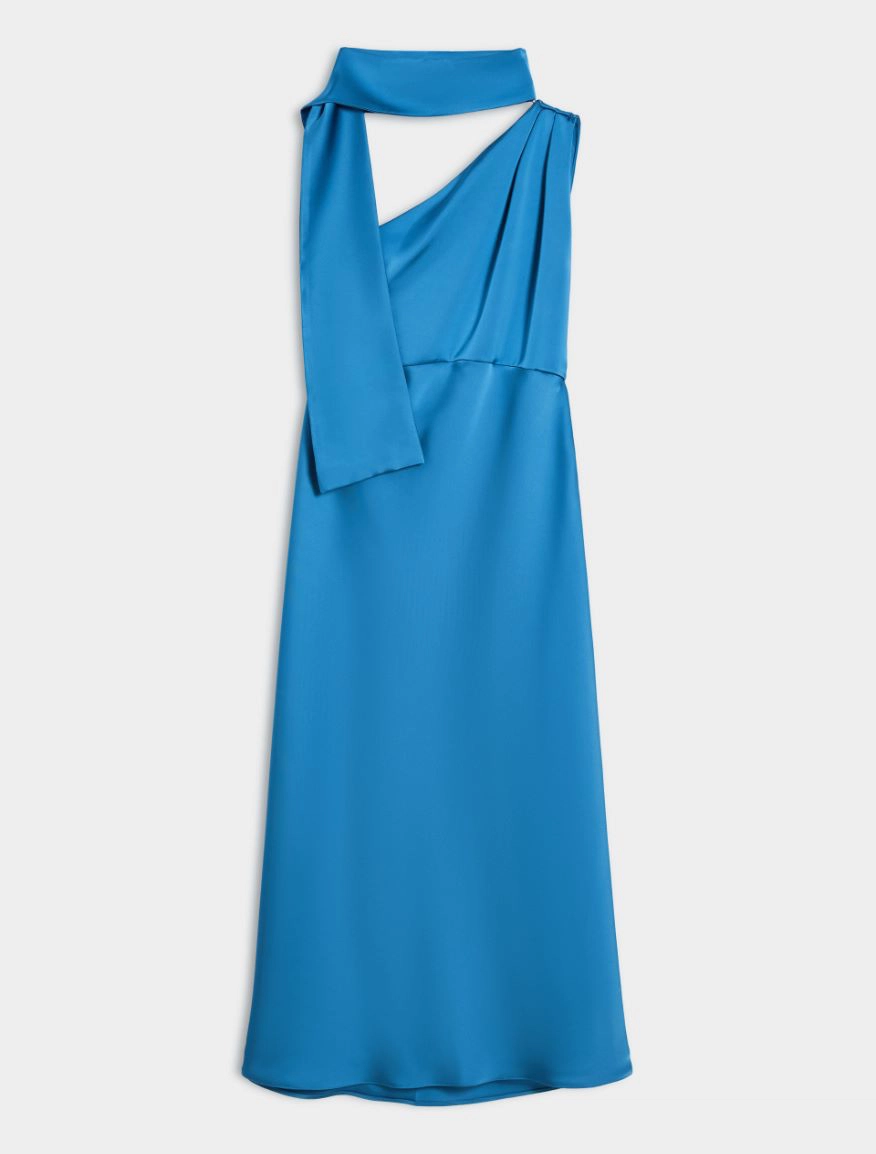 Figure-skimming dress